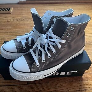 Brand new never worn mens size 11 Converse high tops.